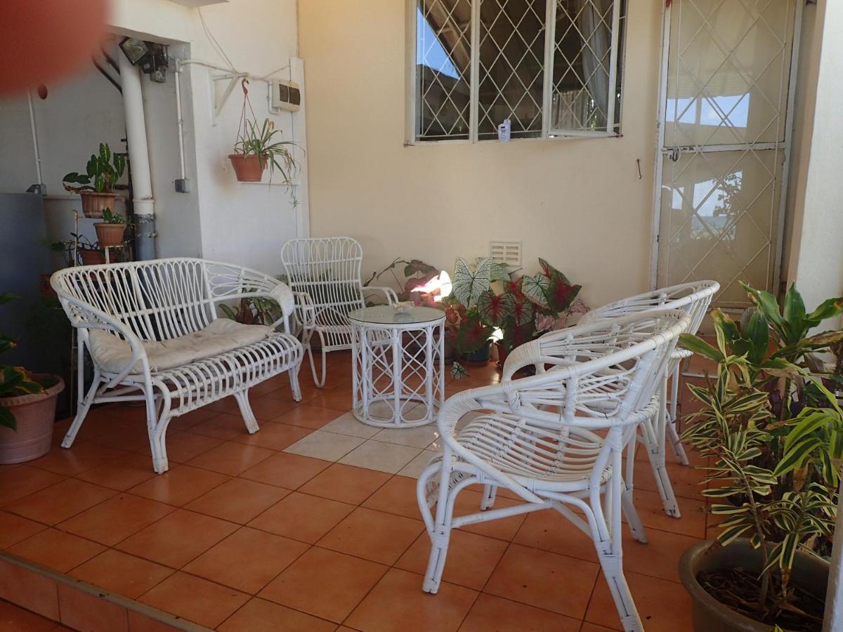 Le Cactus Guesthouse Terre Rouge  Luaran gambar